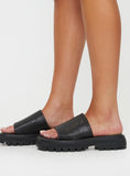 Lourdasprec- Therapy Raid Sandals Black